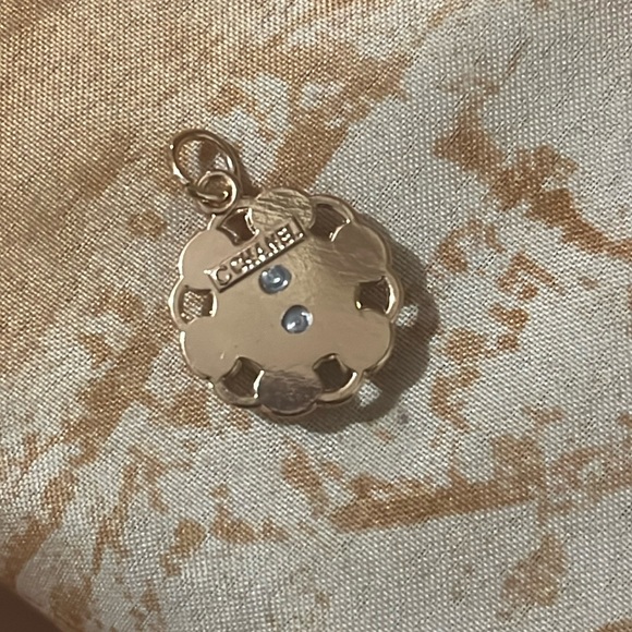 Chanel charm - Picture 2 of 3